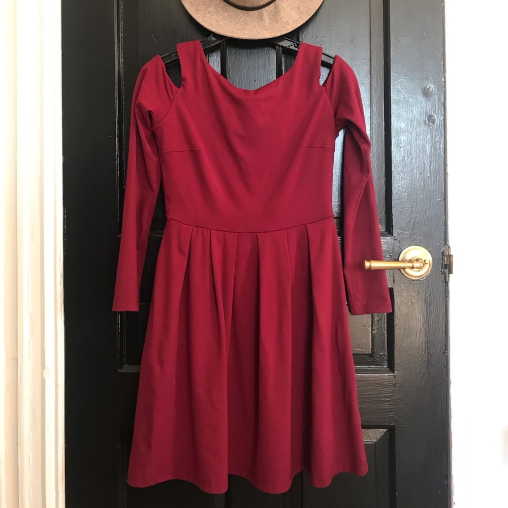 Adorable Susana Monaco Cold-Shoulder Dress